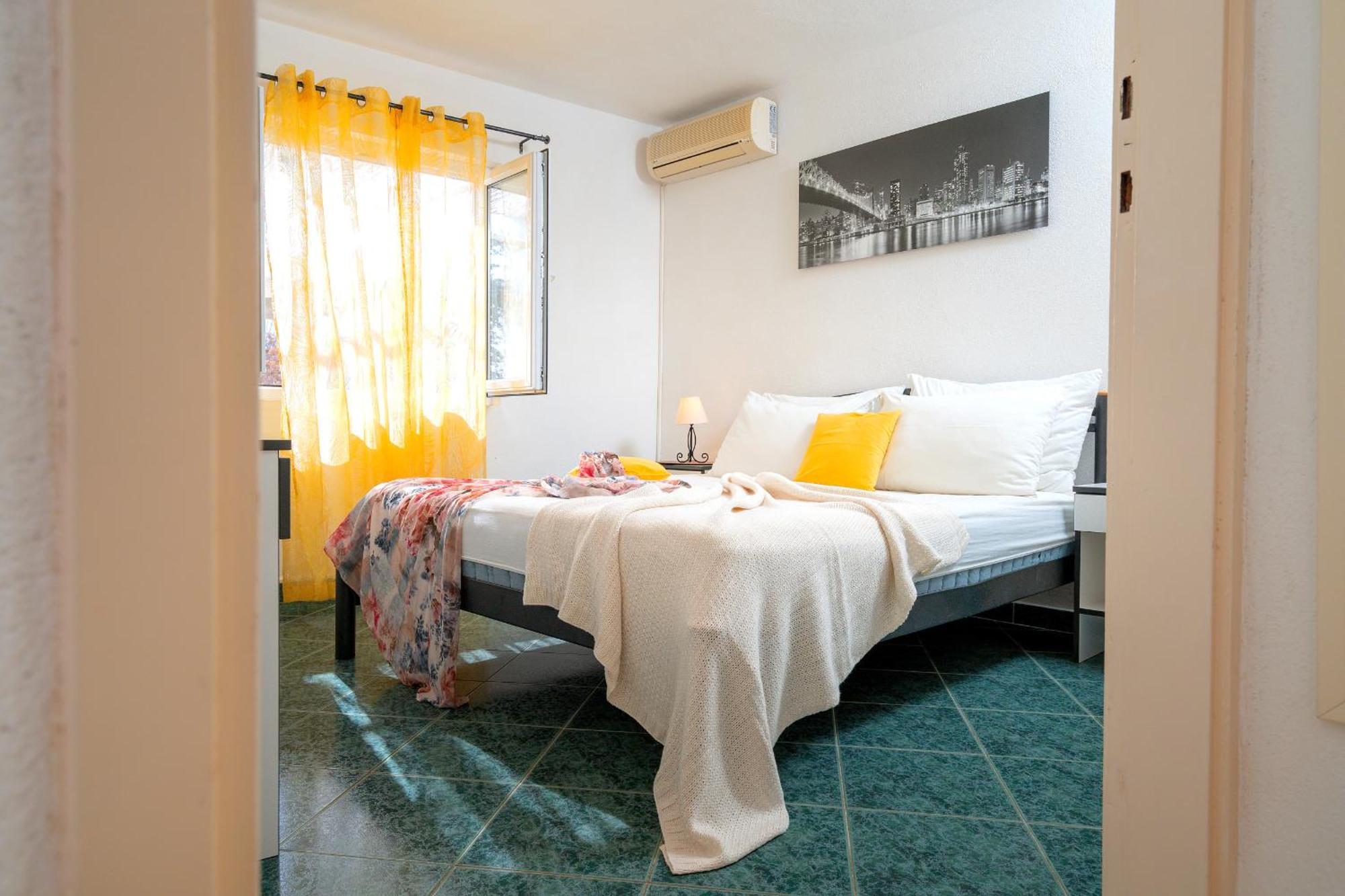 Apartments Lucic Hvar Town Exterior foto