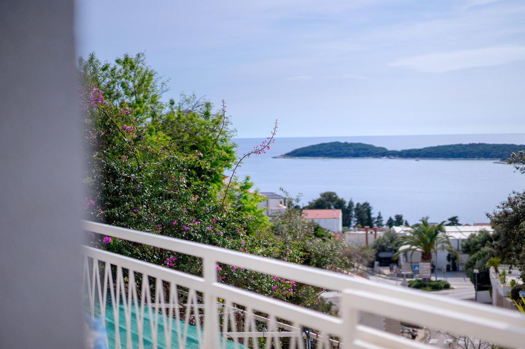 Apartments Lucic Hvar Town Exterior foto